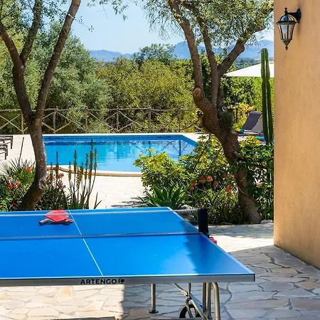 Very Quiet With A Private Pool ヴィラ アリアー二